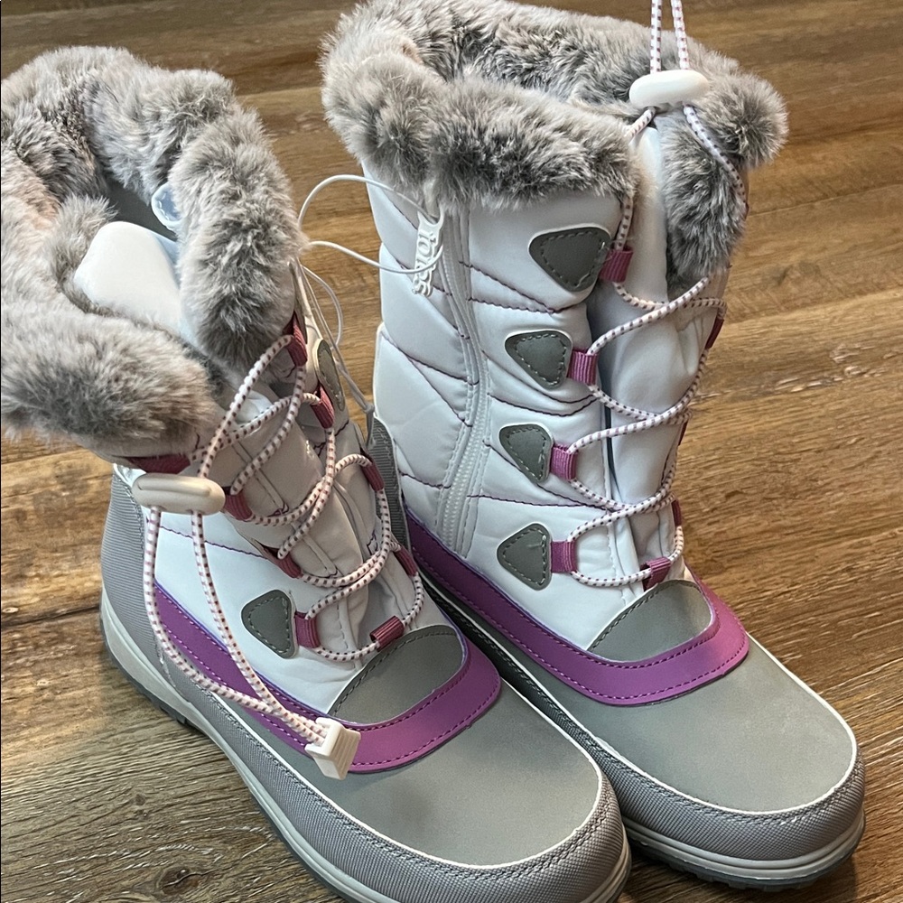 New Stylish Big Girl’s Winter Ridge Boots - Gray, and Purple